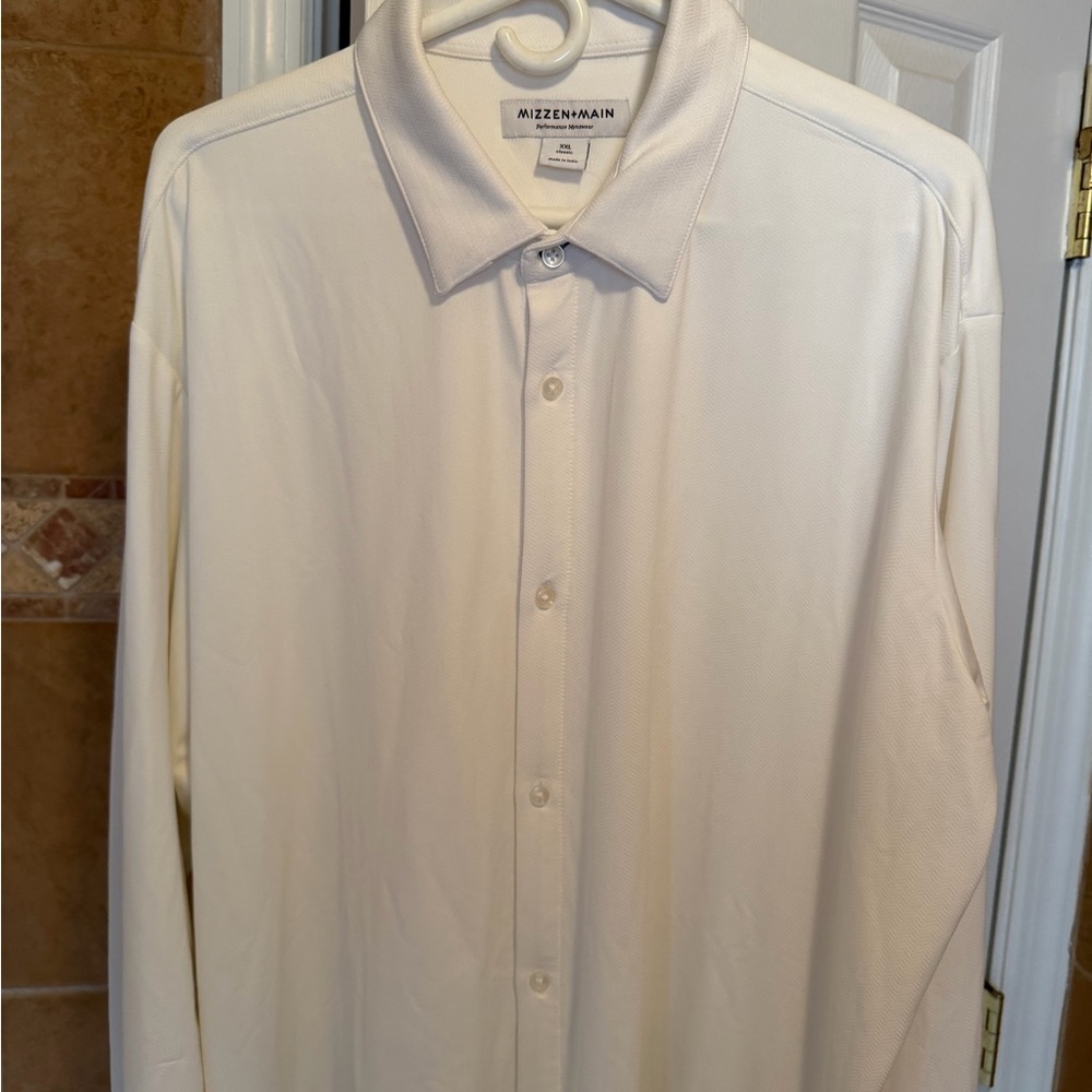 Mizzen+Main Cream Performance Long Sleeve Dress Shirt